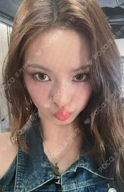 WE GO UP WITHMUU LUCKY DRAW CHIQUITA photocard image