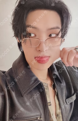 GOLDEN HOUR : Part.3 POP-UP PHOTOCARD HOLDER KEYRING