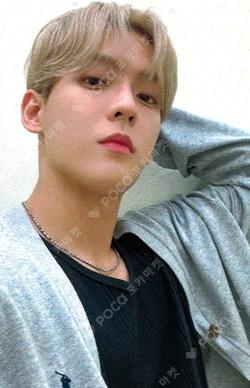 HOOK WITHMUU LEE MINHYUK photocard image