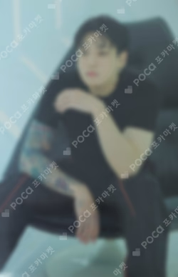 GOLDEN : The Moments PHOTO CARD SET JUNGKOOK photocard image