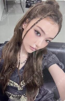 MEOVV OFFICIAL LIGHT STICK TBL SHOP ELLA photocard image