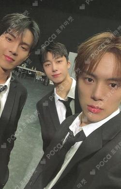 2025 MONSTA X CONNECT X RANDOM PHOTOCARD PACK Unit photocard image