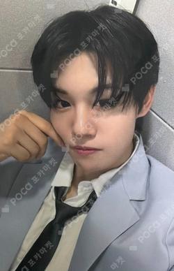NEW TOMORROW EVERLINE POP-UP STORE ACRYLIC GRIPTOK HIKARI photocard image