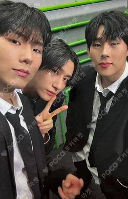 2025 MONSTA X CONNECT X RANDOM PHOTOCARD PACK Unit photocard image
