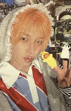 EX Barnes & Noble Exclusive THEO photocard image