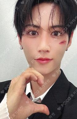 LOST Ian photocard image