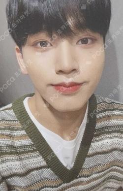 WHAT’S GOIN’ ON APPLEMUSIC HYUK photocard image
