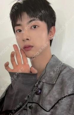 ONEWE 3rd Live Concert [O! NEW E!volution Ⅲ] LIGHT STICK POUCH + STRAP KANGHYUN photocard image