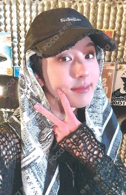 WE : Dream Chaser Bizent Mall GIUK photocard image