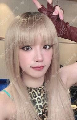 i-dle We are POP-UP RANDOM PHOTO CARD SET YUQI photocard image