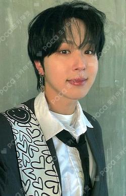 WE : Dream Chaser BROADCAST GIUK photocard image