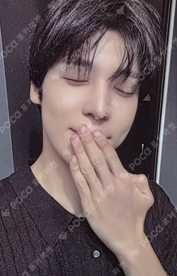 ATEEZ 7TH ANNIVERSARY OFFICIAL POP-UP '8ROOM' RANDOM PHOTOCARD PACK ver.A YUNHO photocard image