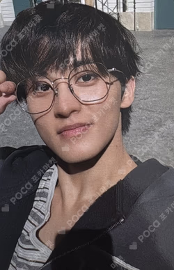 Go Back To The Future SHOPEE MARK photocard image