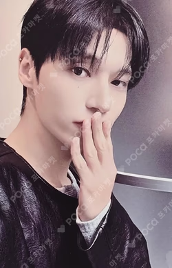 ATEEZ 7TH ANNIVERSARY OFFICIAL POP-UP '8ROOM' RANDOM PHOTOCARD PACK ver.A WOOYOUNG photocard image