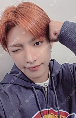 ATEEZ 7TH ANNIVERSARY OFFICIAL POP-UP '8ROOM' RANDOM PHOTOCARD PACK ver.A HONGJOONG photocard image