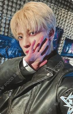 WE : Dream Chaser DEAR MY MUSE KANGHYUN photocard image