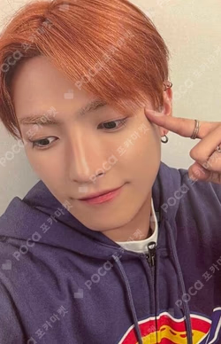 ATEEZ 7TH ANNIVERSARY OFFICIAL POP-UP '8ROOM' REWARD HONGJOONG photocard image