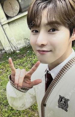 Timeless MUSIC KOREA YONGHOON photocard image