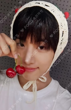 I did it. APPLEMUSIC JANGYONGHOON photocard image