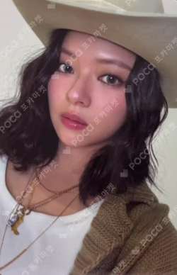 TEN: The Story Goes On Cast Ver. JEONGYEON photocard image