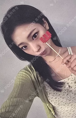 WE GO UP POP-UP STORE ALBUM PURCHASE BENEFITS RUKA photocard image