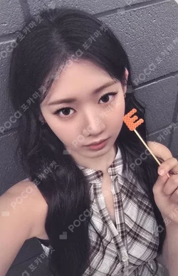 WE GO UP POP-UP STORE ALBUM PURCHASE BENEFITS RORA photocard image