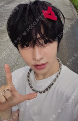 I did it. STARSHIPSQUARE CHUYOOCHAN photocard image