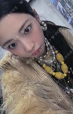 WE GO UP POP-UP STORE BABYMONSTER KEYRING ZIPPER POUCH RUKA photocard image