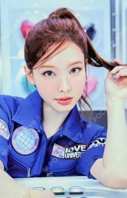 2025 TWICE FANMEETING [10VE UNIVERSE] TRADING CARD NAYEON photocard image