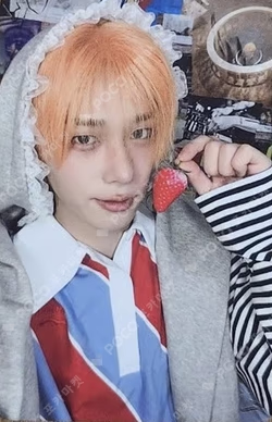 EX hello82 POP-UP Exclusive THEO photocard image