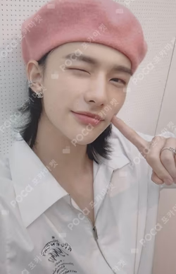 NOEASY YIZHIYU HYUNJIN photocard image