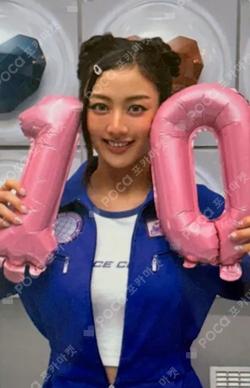 2025 TWICE FANMEETING [10VE UNIVERSE] POP-UP STORE REWARD JIHYO photocard image