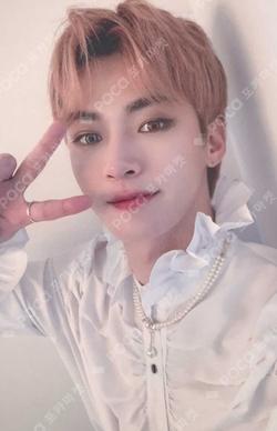 WHAT’S GOIN’ ON JUMP UP HANGYEOM photocard image
