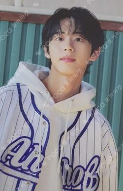 WHO WE ARE QR ALBUM Ver. JEONGWOO photocard image