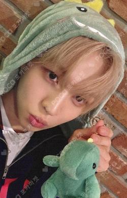 I did it. APPLEMUSIC CHUYOOCHAN photocard image