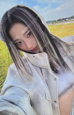 WE GO UP POP-UP STORE ALBUM PURCHASE BENEFITS RUKA photocard image