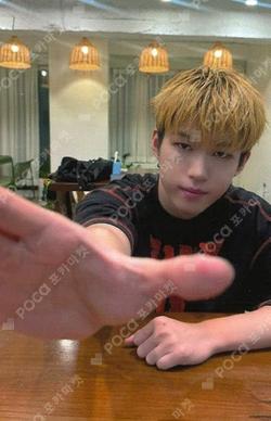 YOUNI-T SOUND WAVE DEY photocard image