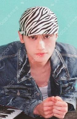 FLEX LINE kiwee ALBUM Ver. KUMJUNHYEON photocard image