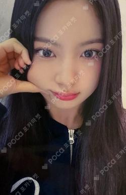 DANCING ALONE MAKESTAR KYA photocard image