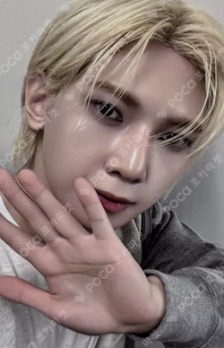 ATEEZ 7TH ANNIVERSARY OFFICIAL POP-UP '8ROOM' RANDOM PHOTOCARD PACK ver.B YEOSANG photocard image