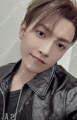 ATEEZ 7TH ANNIVERSARY OFFICIAL POP-UP '8ROOM' RANDOM PHOTOCARD PACK ver.B HONGJOONG photocard image