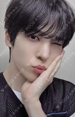 ATEEZ 7TH ANNIVERSARY OFFICIAL POP-UP '8ROOM' RANDOM PHOTOCARD PACK ver.B YUNHO photocard image