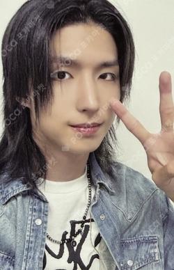 LXVE to DEATH BROADCAST JunHan photocard image