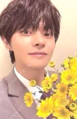 BOYS II PLANETArchive Exhibition ‘AFTER, JOURNEY’ HOLDER &  PHOTOCARD SET LEO photocard image