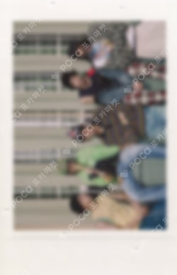 COLOR OUTSIDE THE LINES Weverse Albums ver. APPLEMUSIC Unit photocard image