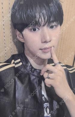 BOYS II PLANETArchive Exhibition ‘AFTER, JOURNEY’ HOLDER &  PHOTOCARD SET JUNSEO photocard image