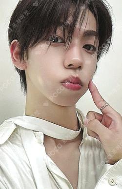 Electric Heart : Born to Glow DEAR MY MUSE HAE MIN photocard image