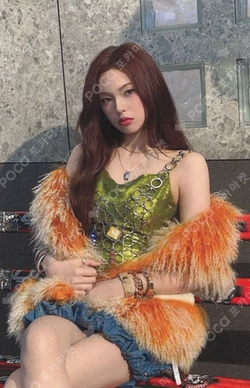 WE GO UP MAKESTAR CHIQUITA photocard image