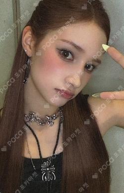 BUBBLE GUM EVERLINE HUENING BAHIYYIH photocard image