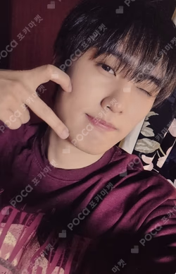 Unexpected YIZHIYU JACOB photocard image